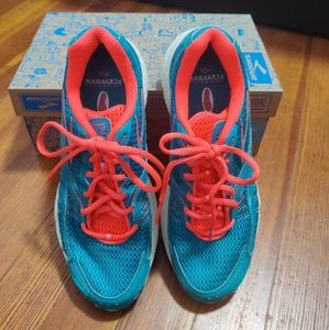 Brand New Brooks Launch Running Sneakers- Size 8B